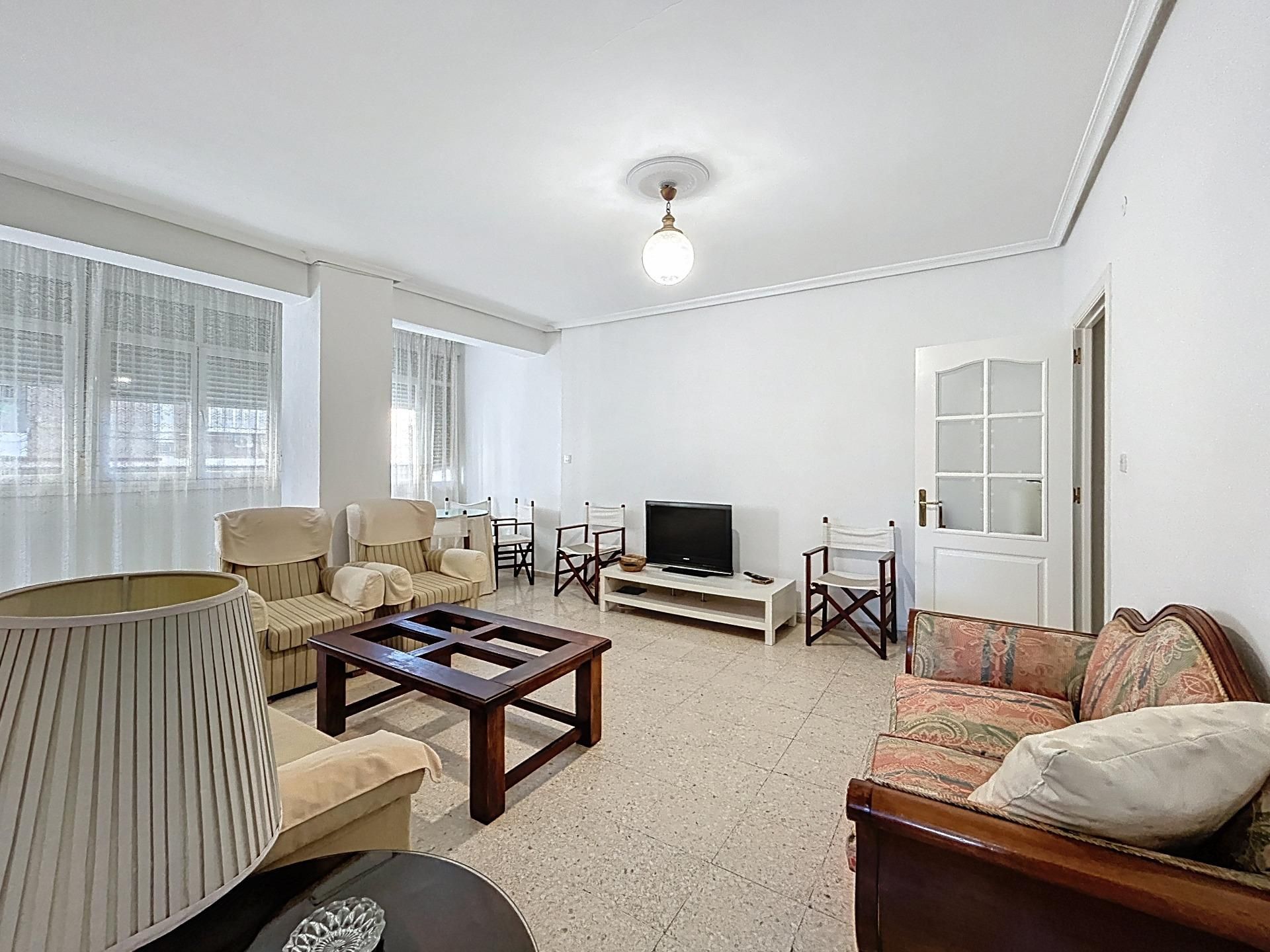 Living room of Flat for sale in  Sevilla Capital  with Air Conditioner, Terrace and Balcony