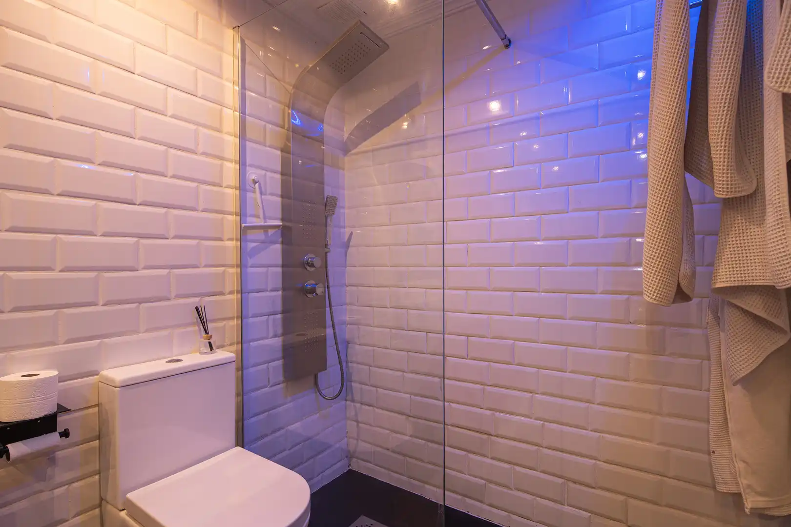 Baño de Ático en venta en Cenes de la Vega con Aire acondicionado, Calefacción y Terraza