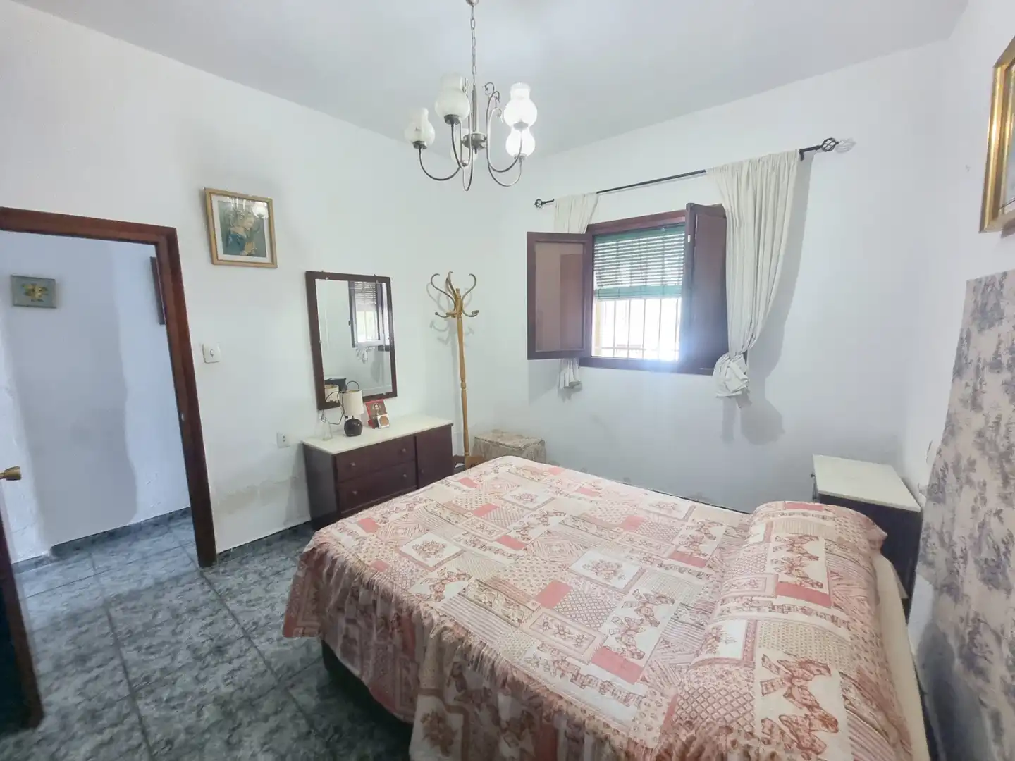 Dormitori de Casa o xalet en venda en Almería amb Jardí privat, Terrassa i Moblat