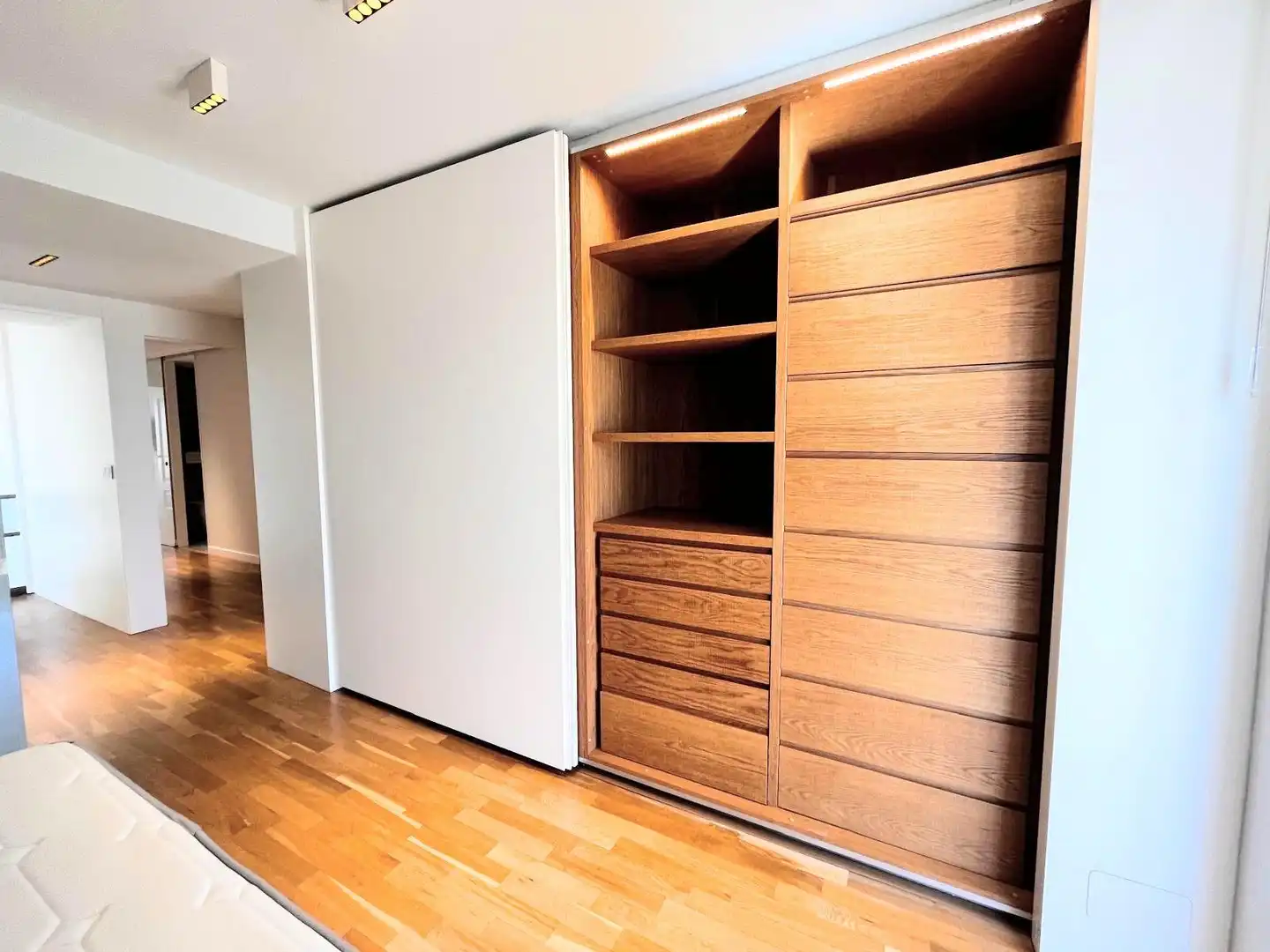 Habitación de Piso de alquiler en Benidorm con Aire acondicionado, Calefacción y Jardín privado