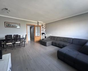 Sala d'estar de Pis en venda en Parla amb Aire condicionat, Calefacció i Traster