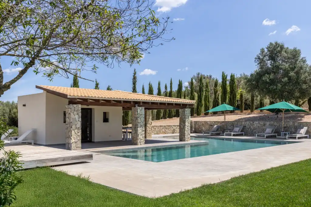 Piscina de Finca rústica en venta en Sineu con Aire acondicionado, Calefacción y Jardín privado