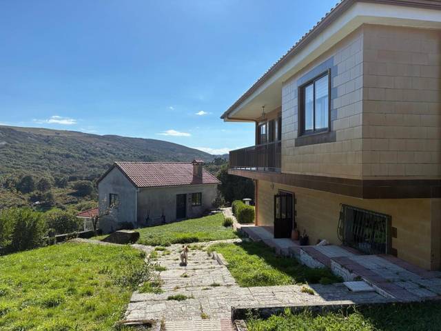 Casa-chalet en Venta en A Lama
