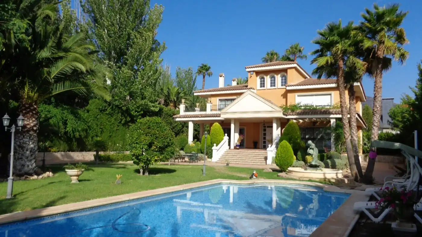 Jardín de Casa o chalet en venta en Petrer con Aire acondicionado, Calefacción y Jardín privado