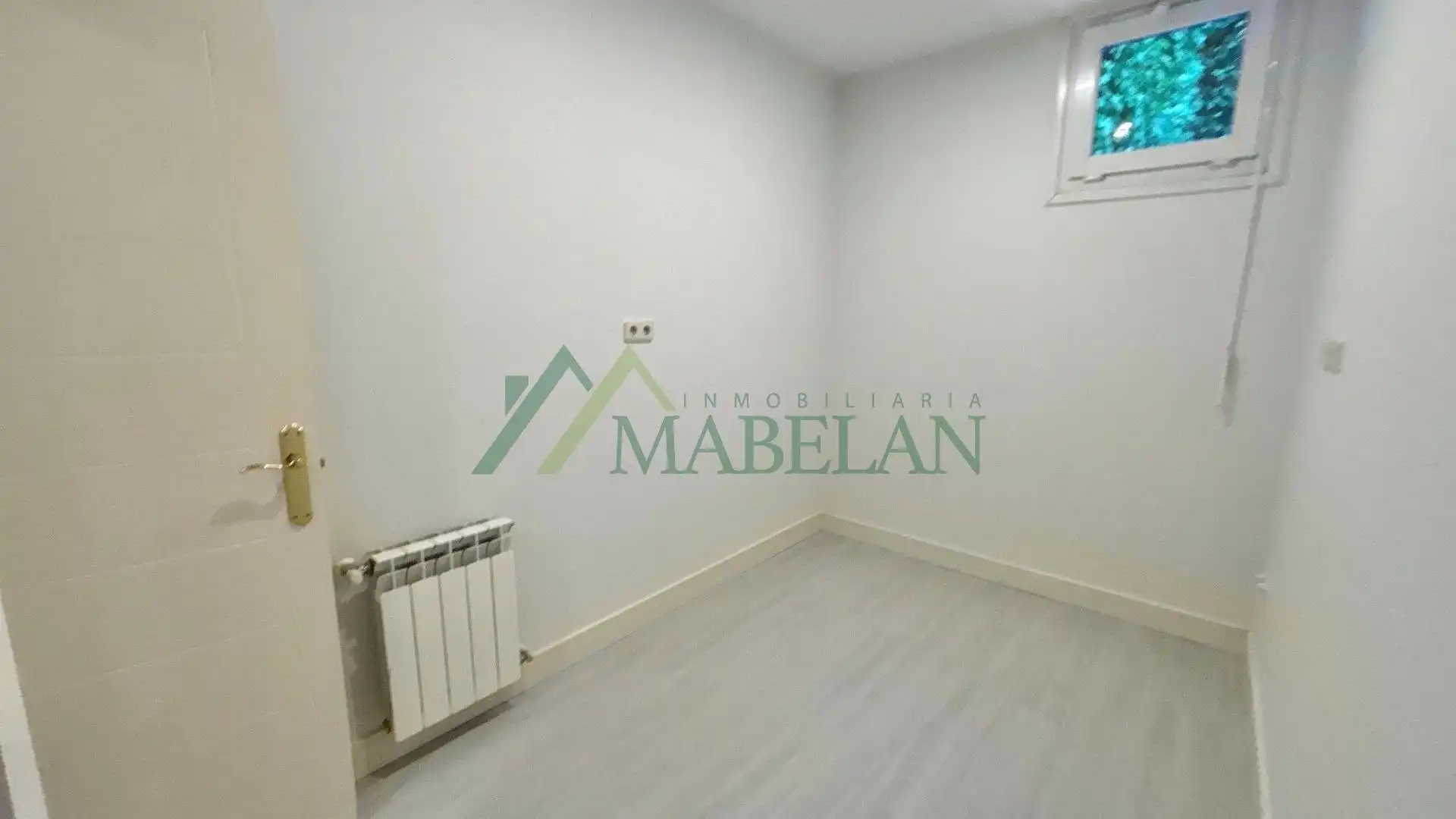 Schlafzimmer von Einfamilien-Reihenhaus zur Miete in Madrid mit Klimaanlage, Privatgarten und Terrasse
