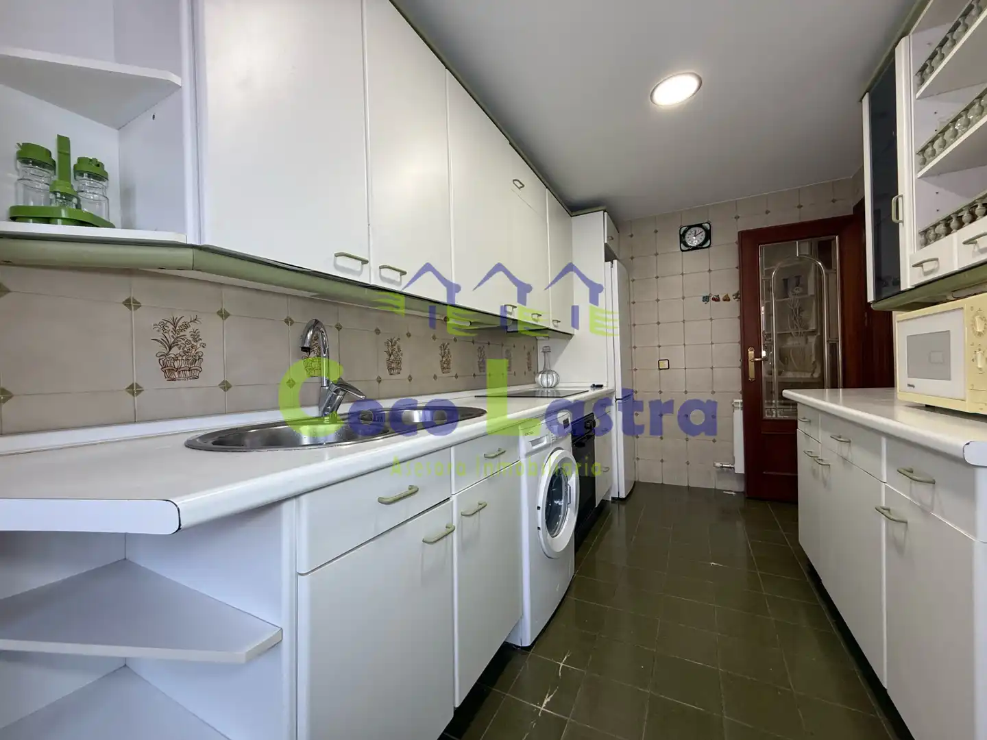 Kitchen of Flat for rent in Salamanca  with Heating, Furnished and Oven