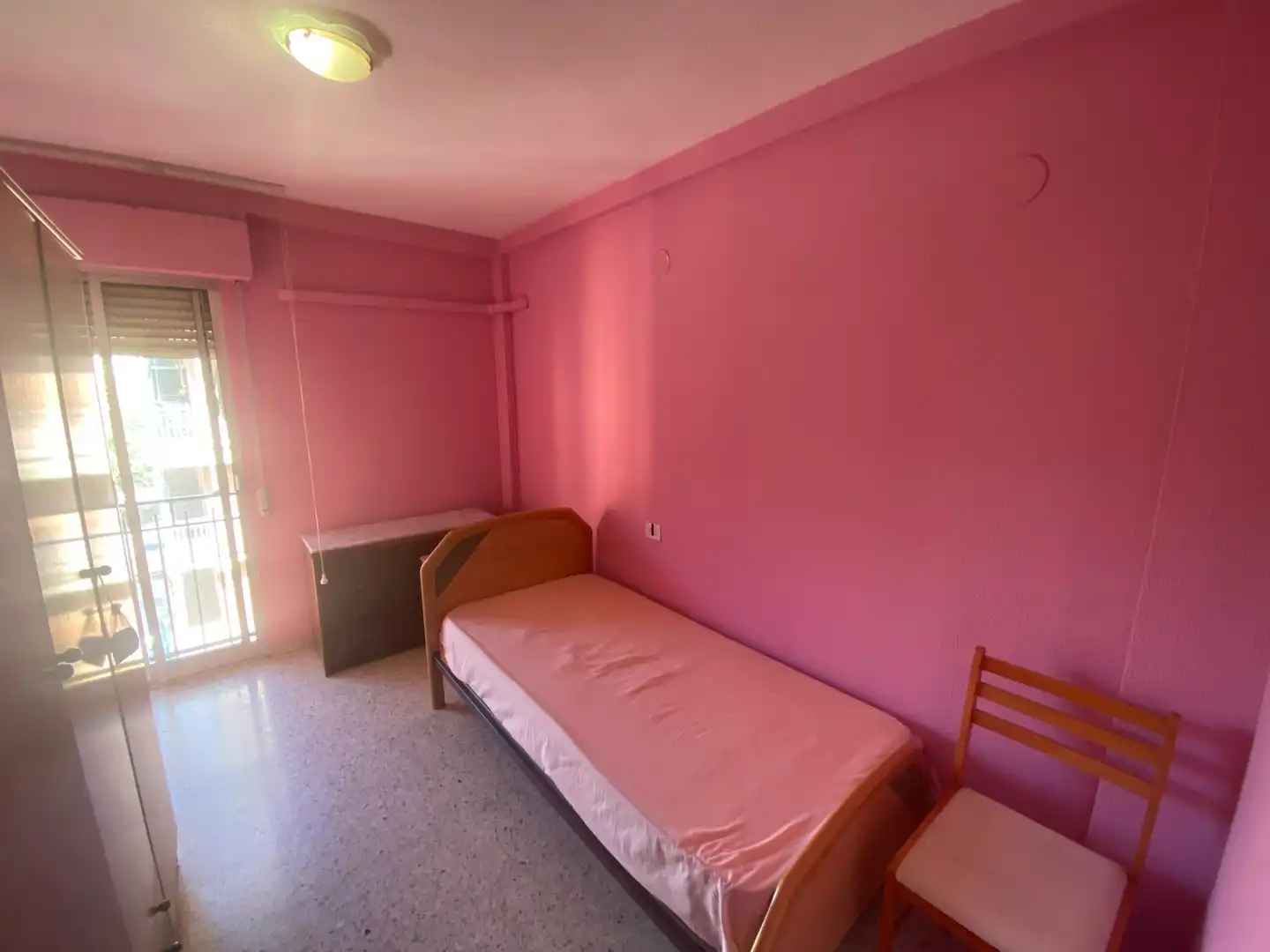 Habitación de Piso en venta en Granada con Amueblado