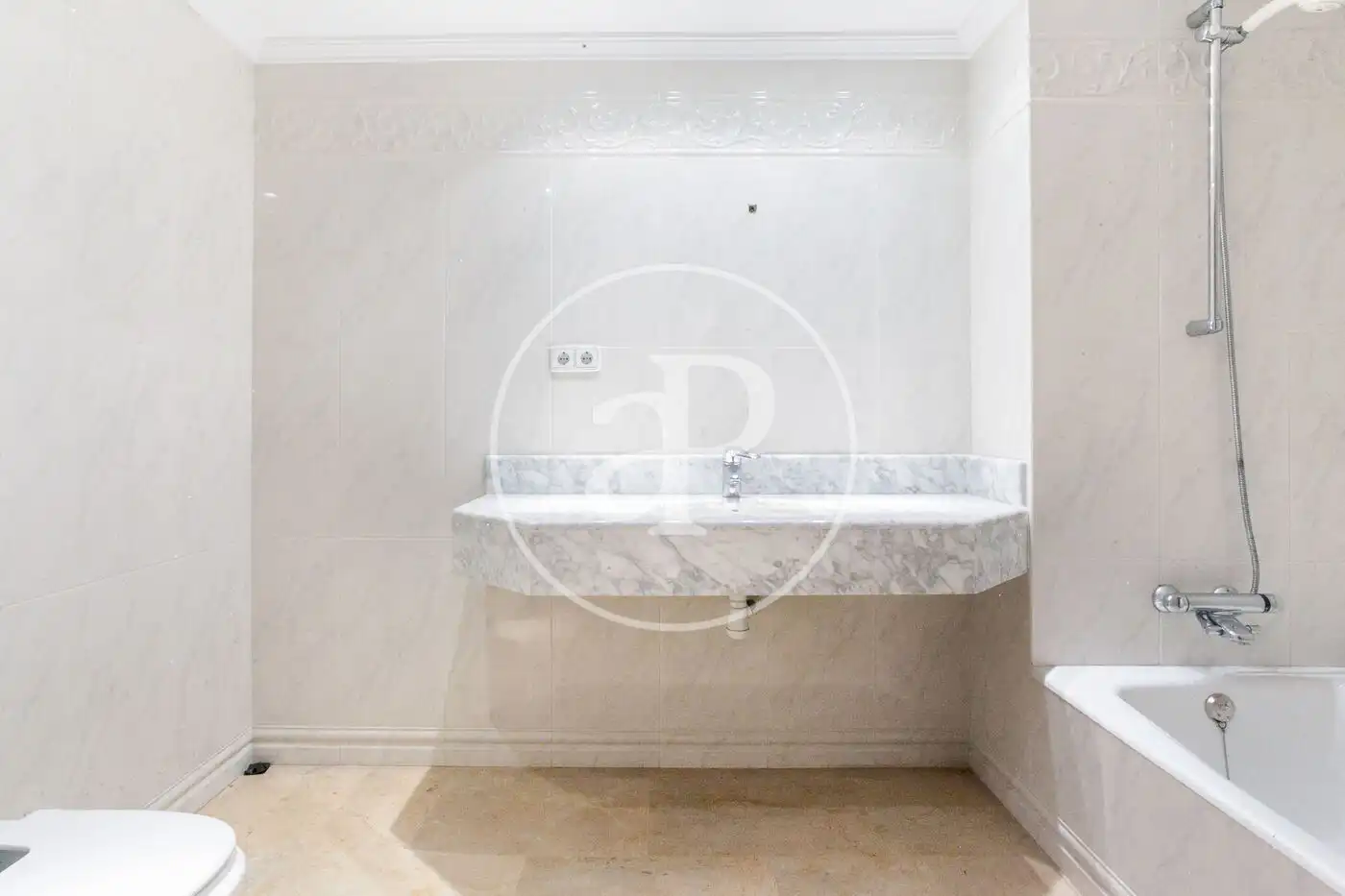 Bathroom of Flat for sale in Alicante / Alacant  with Air Conditioner, Heating and Storage room