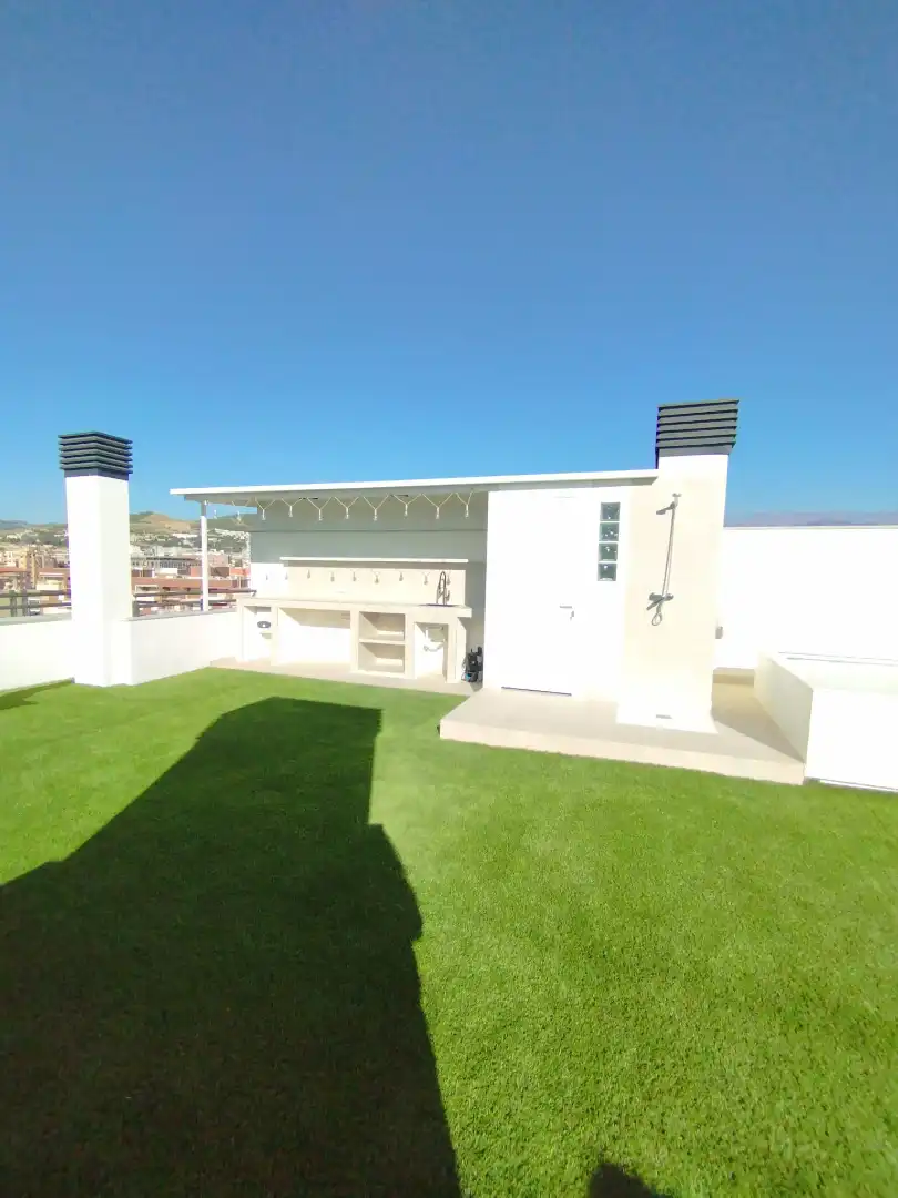 Garden of Attic for rent in Granada  with Air Conditioner, Heating and Storage room