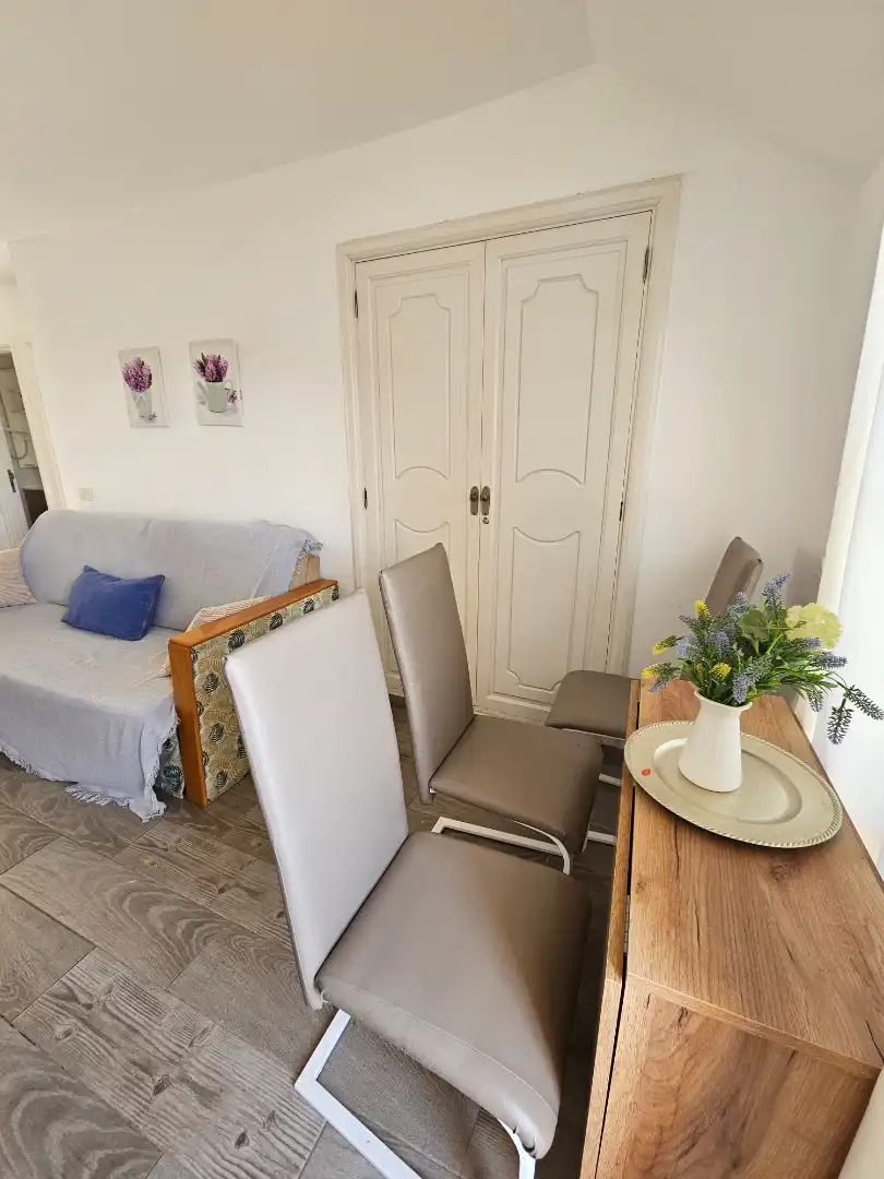 Menjador de Apartament de lloguer en Antigua amb Moblat, Balcó i Piscina comunitària