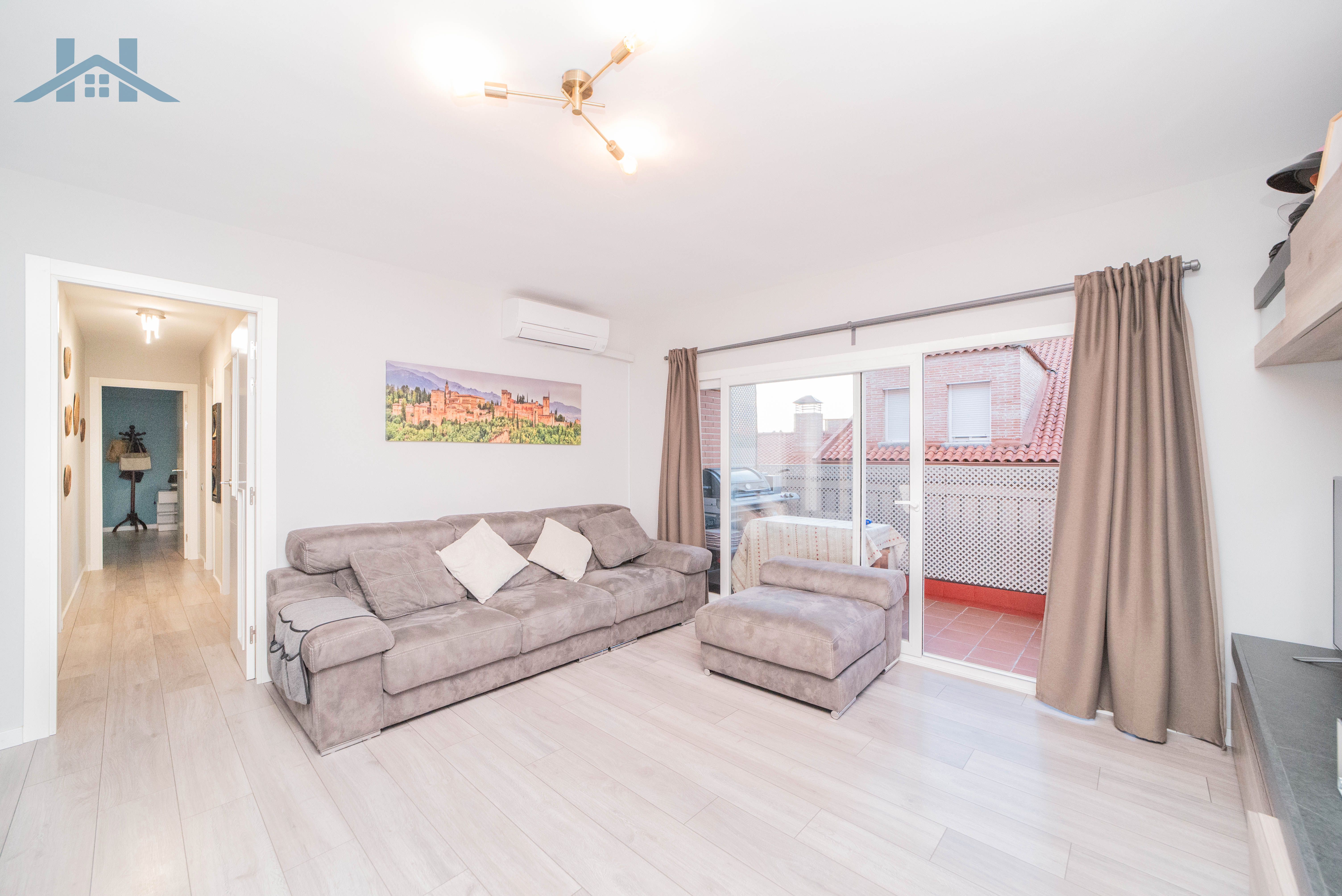 Sala d'estar de Pis en venda en Sevilla la Nueva amb Aire condicionat, Calefacció i Terrassa