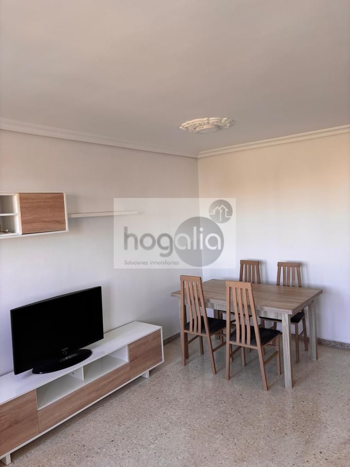 Living room of Flat to rent in  Sevilla Capital  with Air Conditioner and Furnished