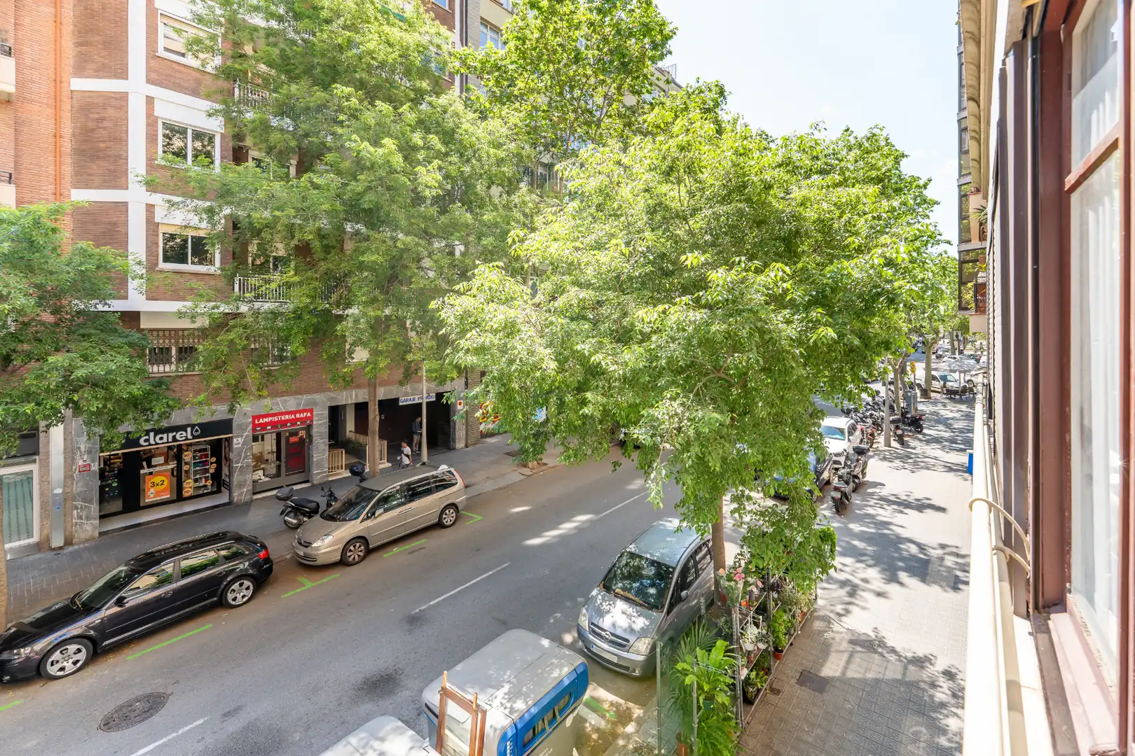 Vista exterior de Piso en venta en Barcelona