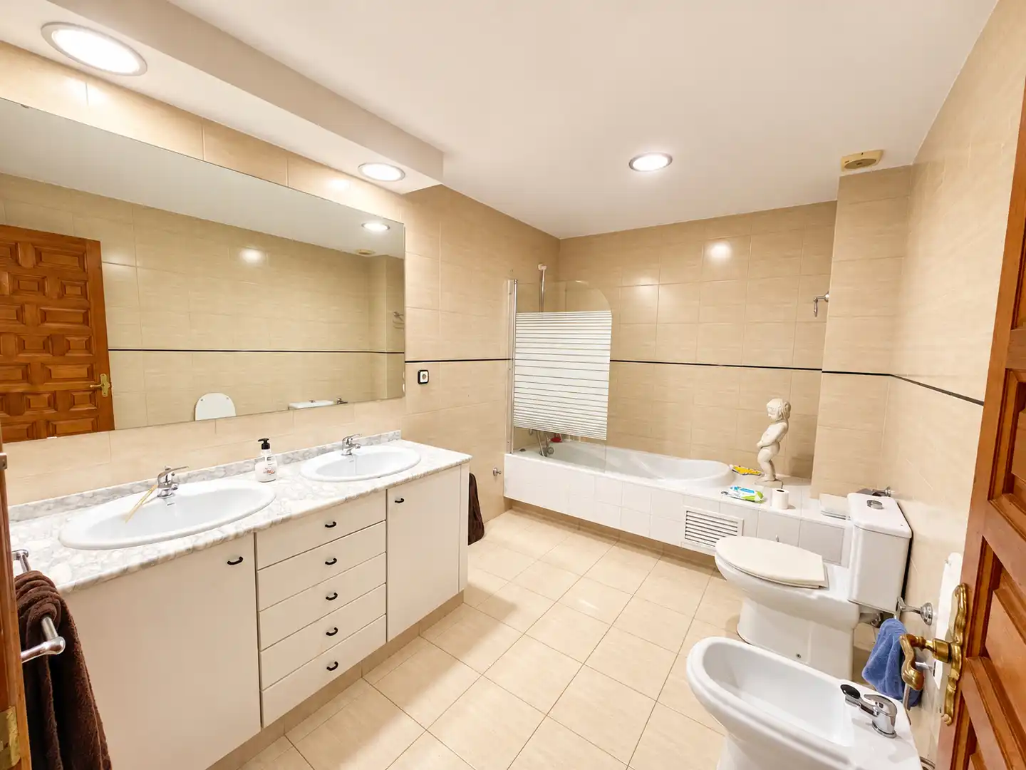 Bathroom of Houses for sale in Aldaia, Valencia
