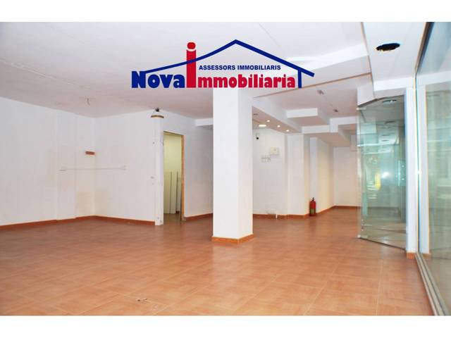 Local comercial en Venta en Calle Salvador Baroné en Torrent Ballester