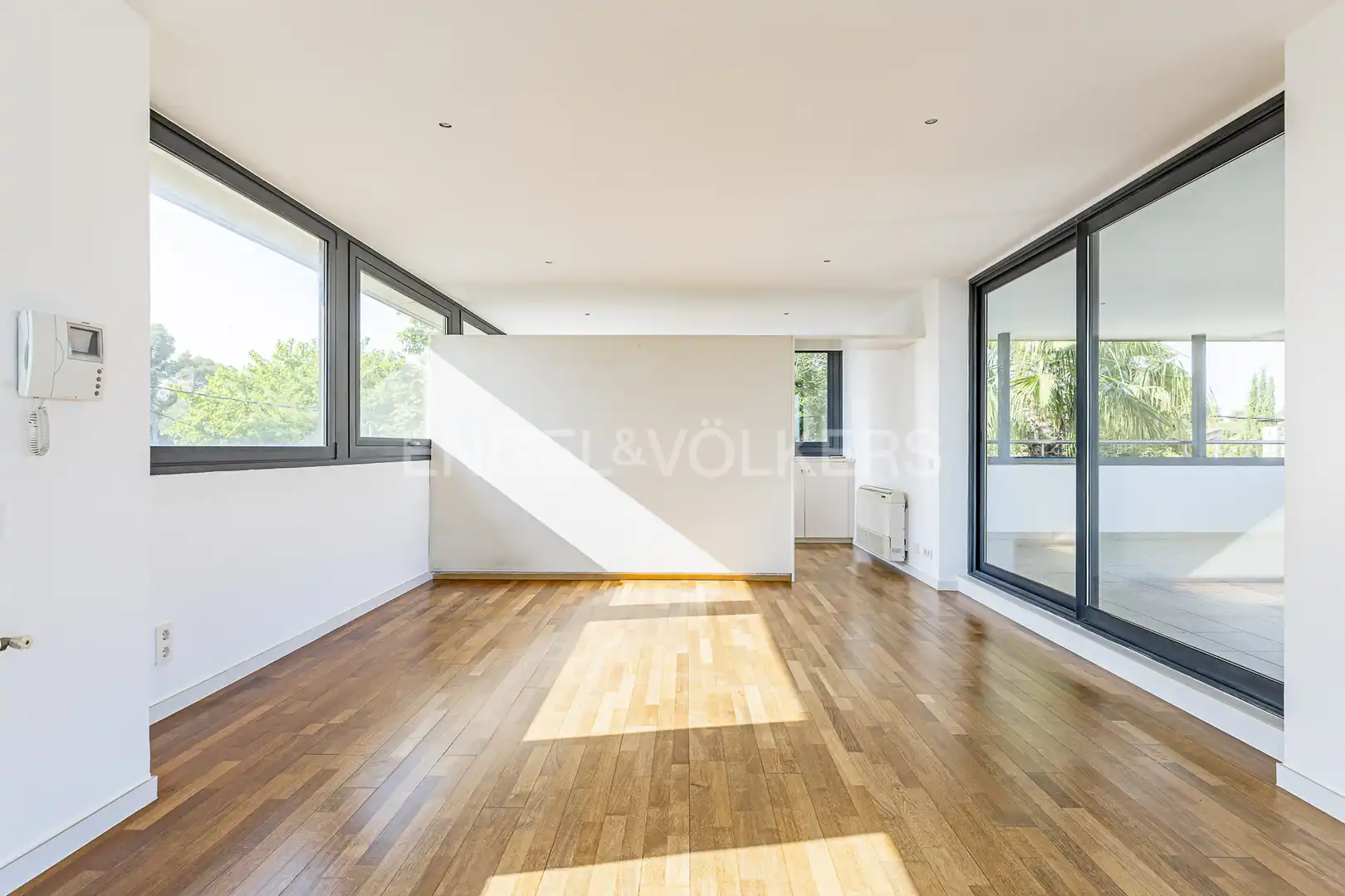Exterior view of Houses for sale in Sant Cugat del Vallès  with Air Conditioner, Heating and Private garden