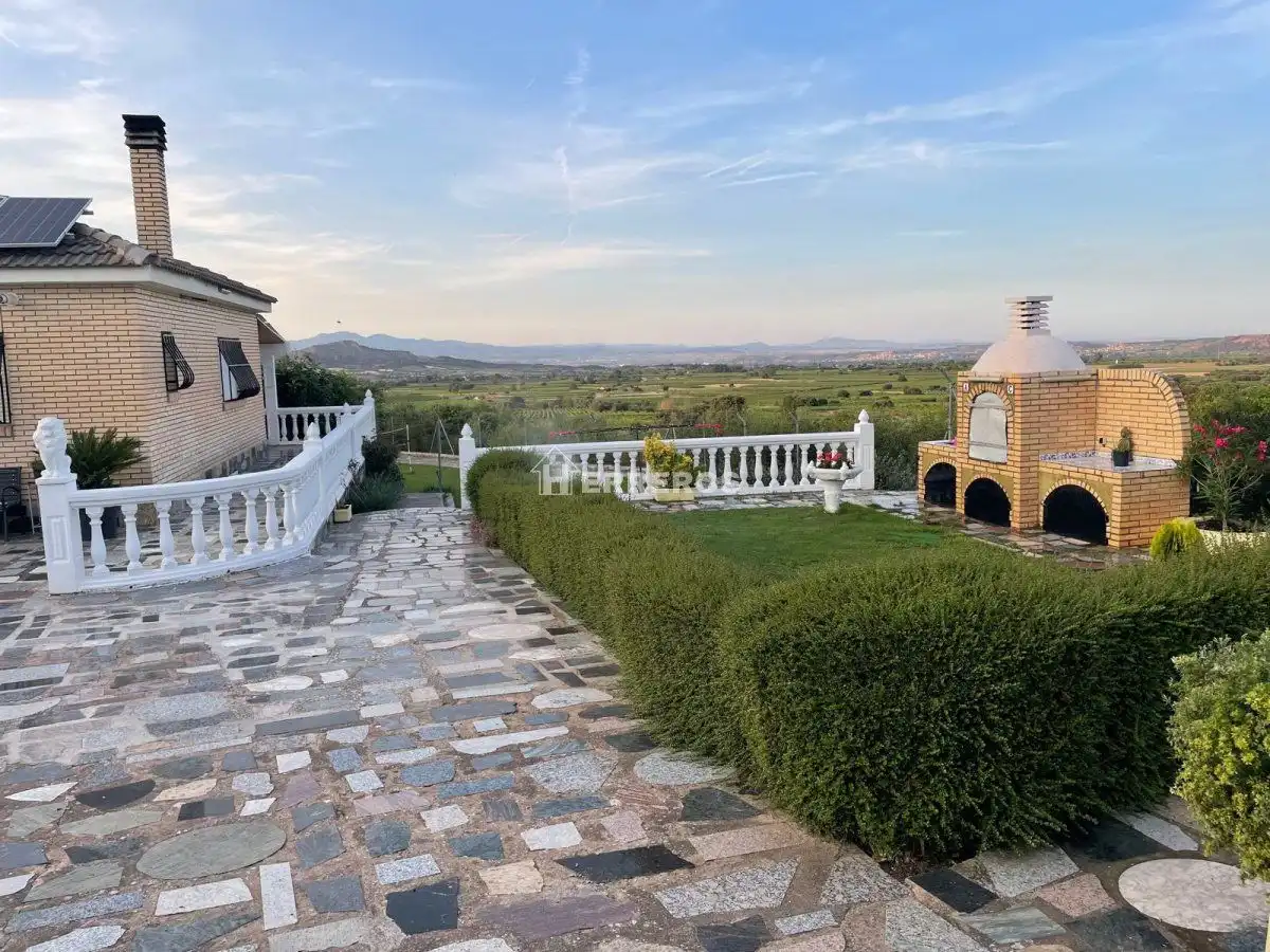 Houses for sale in Entrena, La Rioja