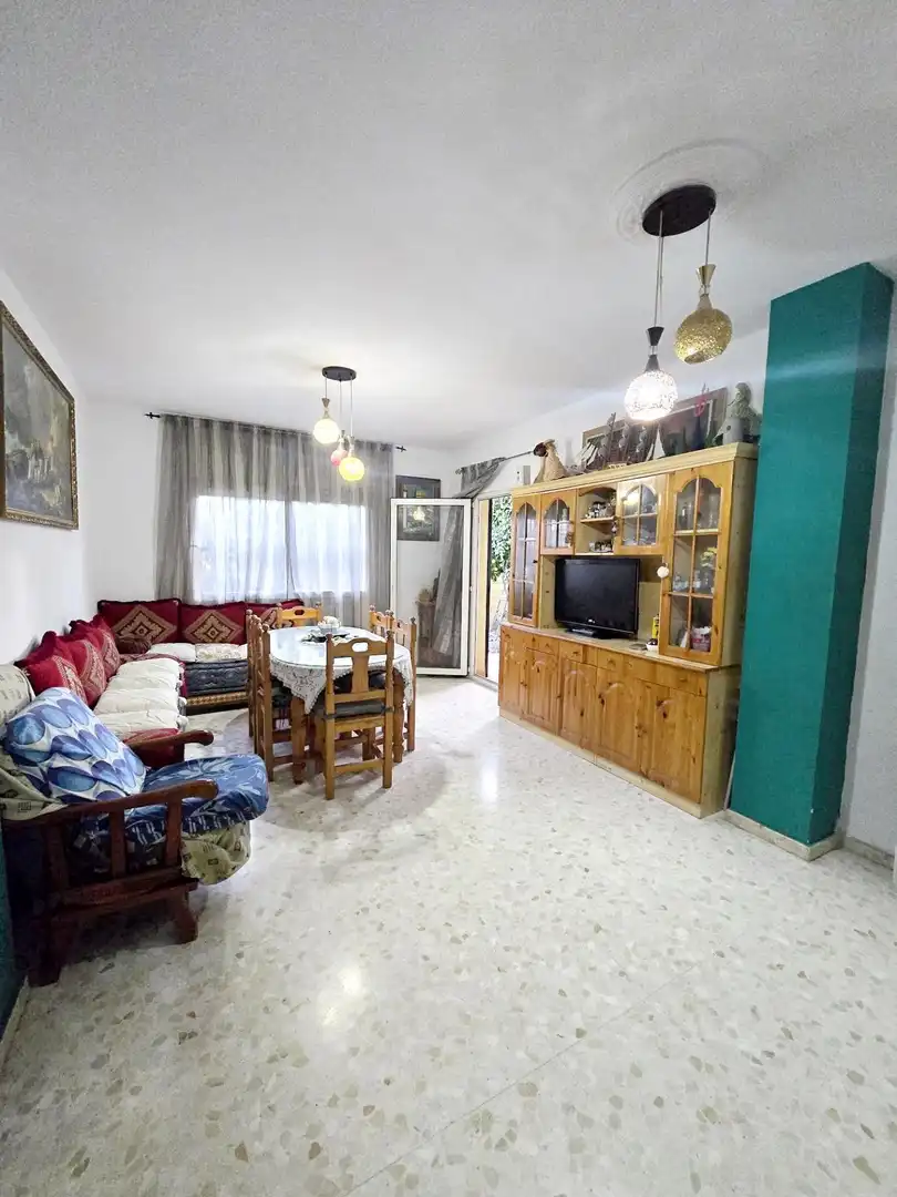 Piso con piscina en venta en Torre del Mar, imagen 2