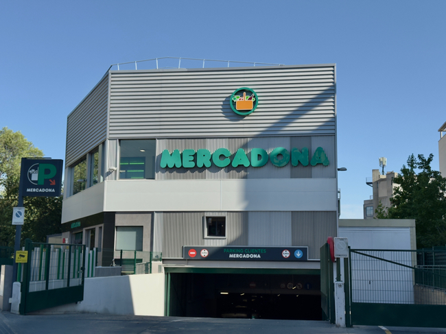 Exterior view of Flat for sale in  Madrid Capital  with Heating and Terrace