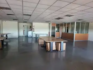 Nave industrielle à louer à Europolis, imagen 3