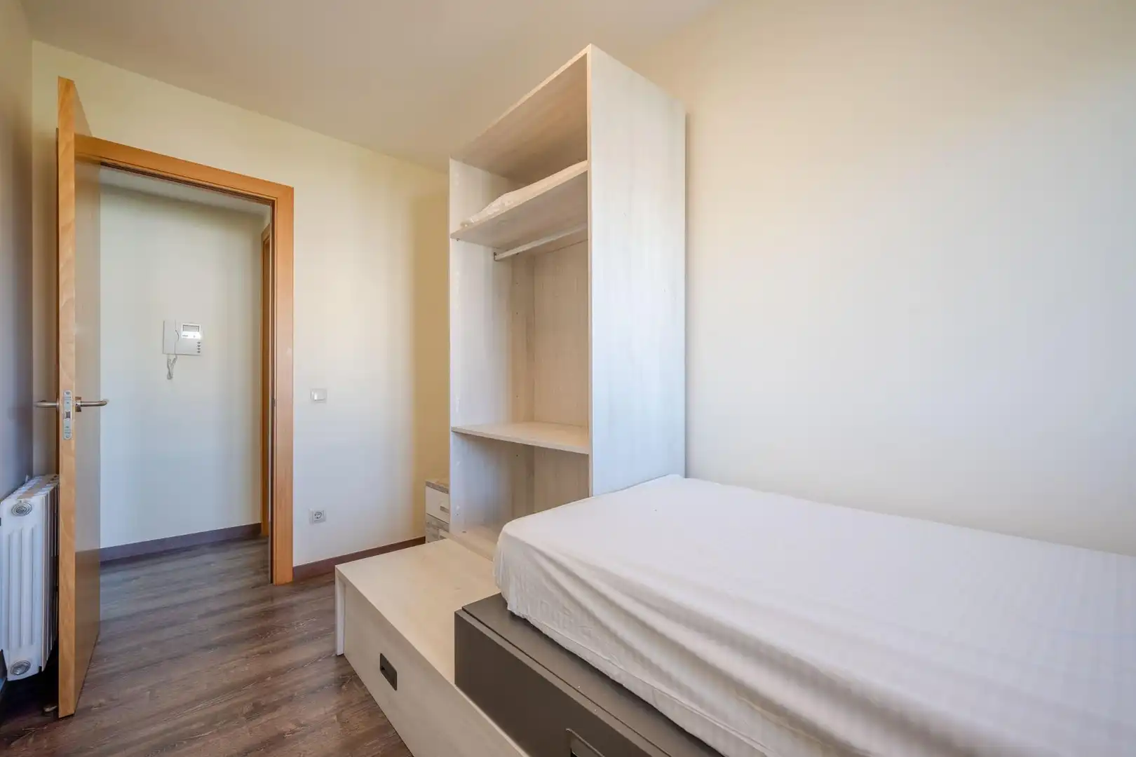 Schlafzimmer von Wohnung zur Miete in Salt