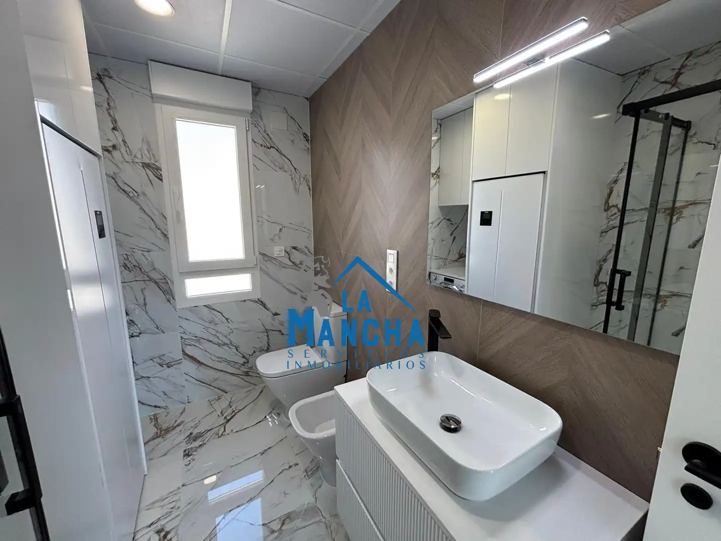 Badezimmer von Wohnung zum Verkauf in Albacete mit Heizung und Möbliert