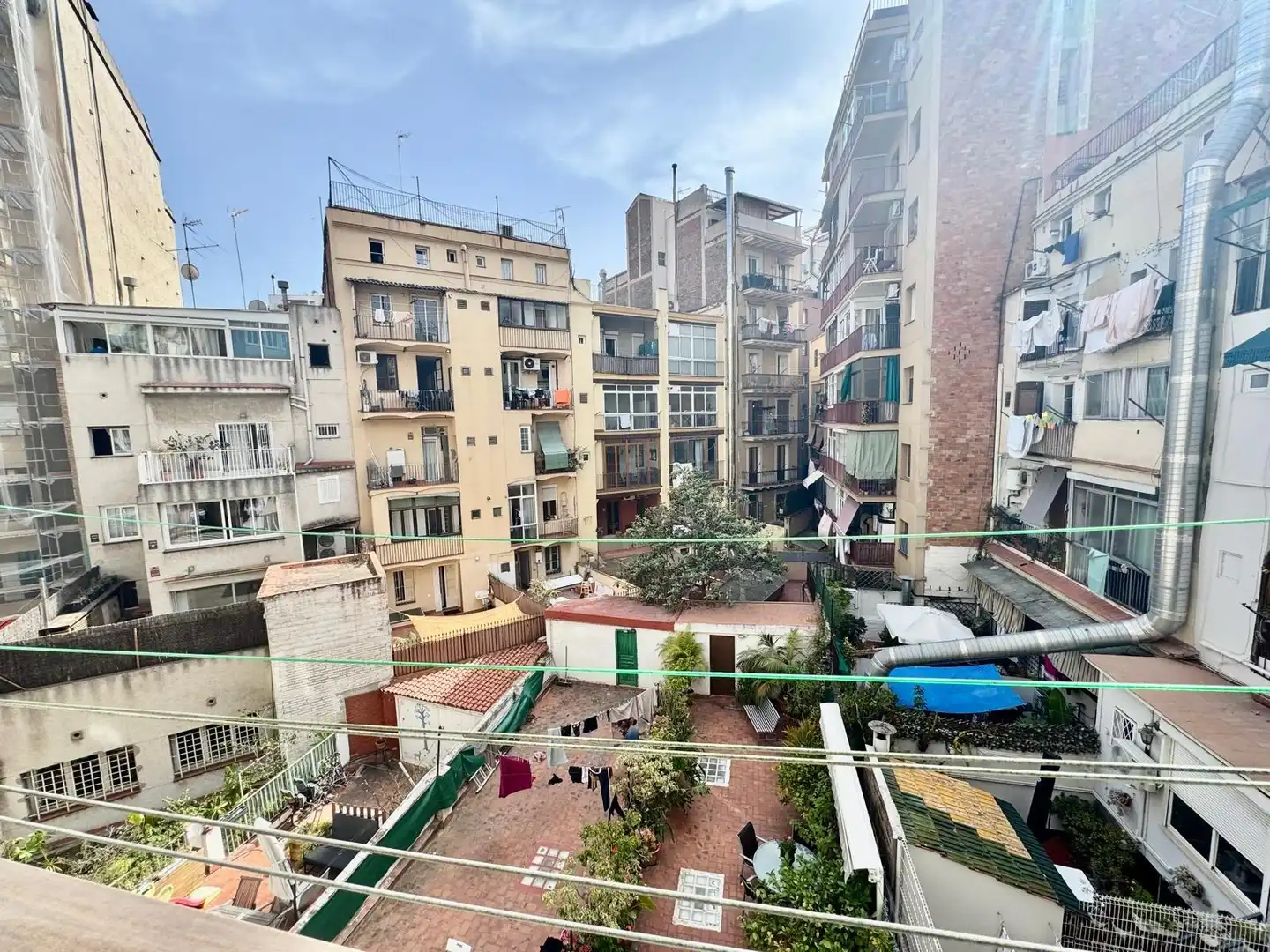 Außenansicht von Wohnung zum Verkauf in Barcelona mit Heizung und Balkon