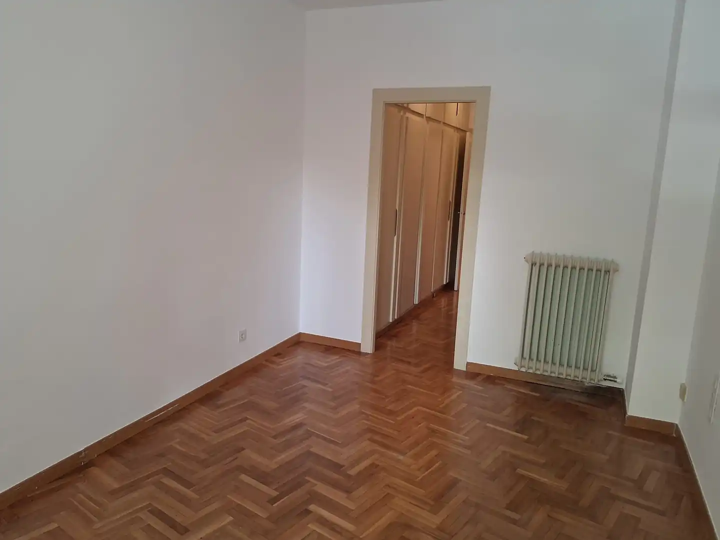 Schlafzimmer von Wohnung zum Verkauf in Sabadell mit Heizung, Parkett und Ofen