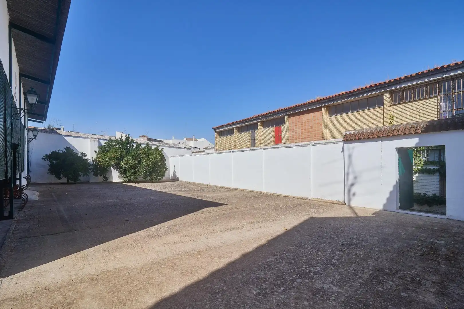 Vista exterior de Nave industrial en venta en Aguilar de la Frontera