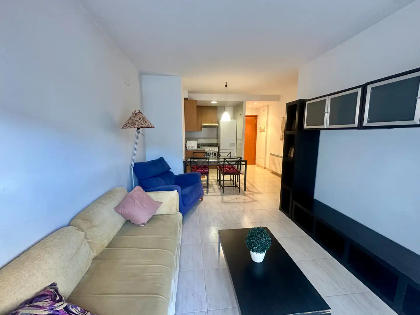 Living room of Flat for rent in Girona Capital  with Air Conditioner, Heating and Furnished