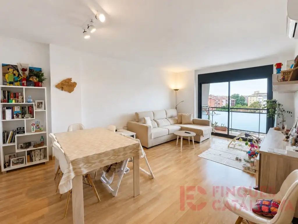 Living room of Flat for sale in Girona  with Balcony