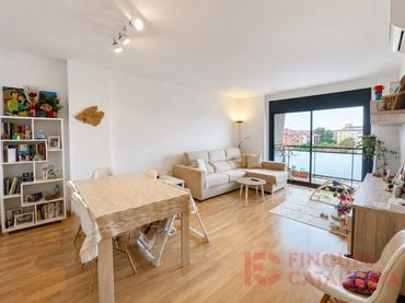 Appartamento con balcone in vendita a Calle Barcelona