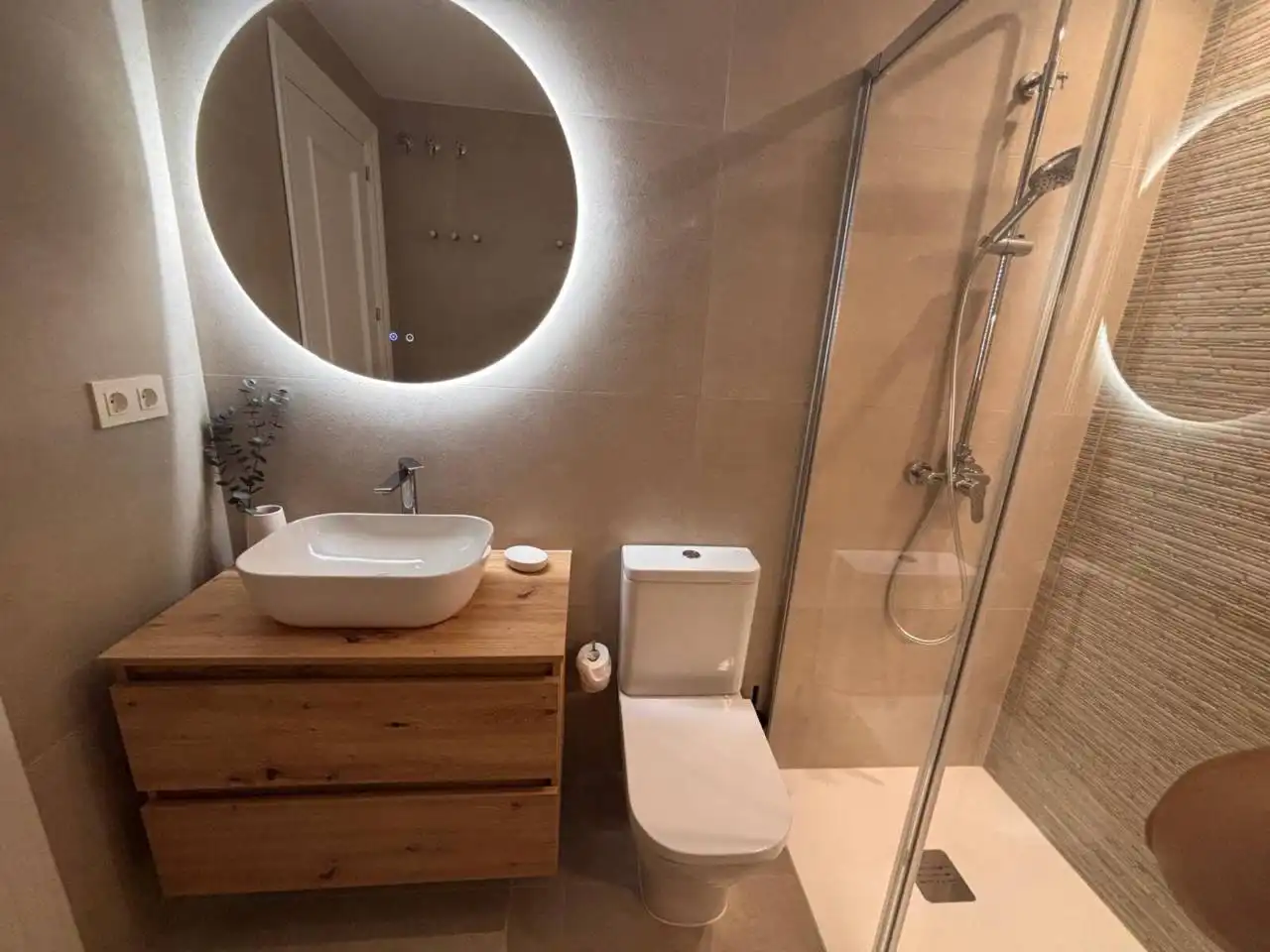 Bathroom of Study for rent in Roquetas de Mar  with Air Conditioner, Furnished and Balcony