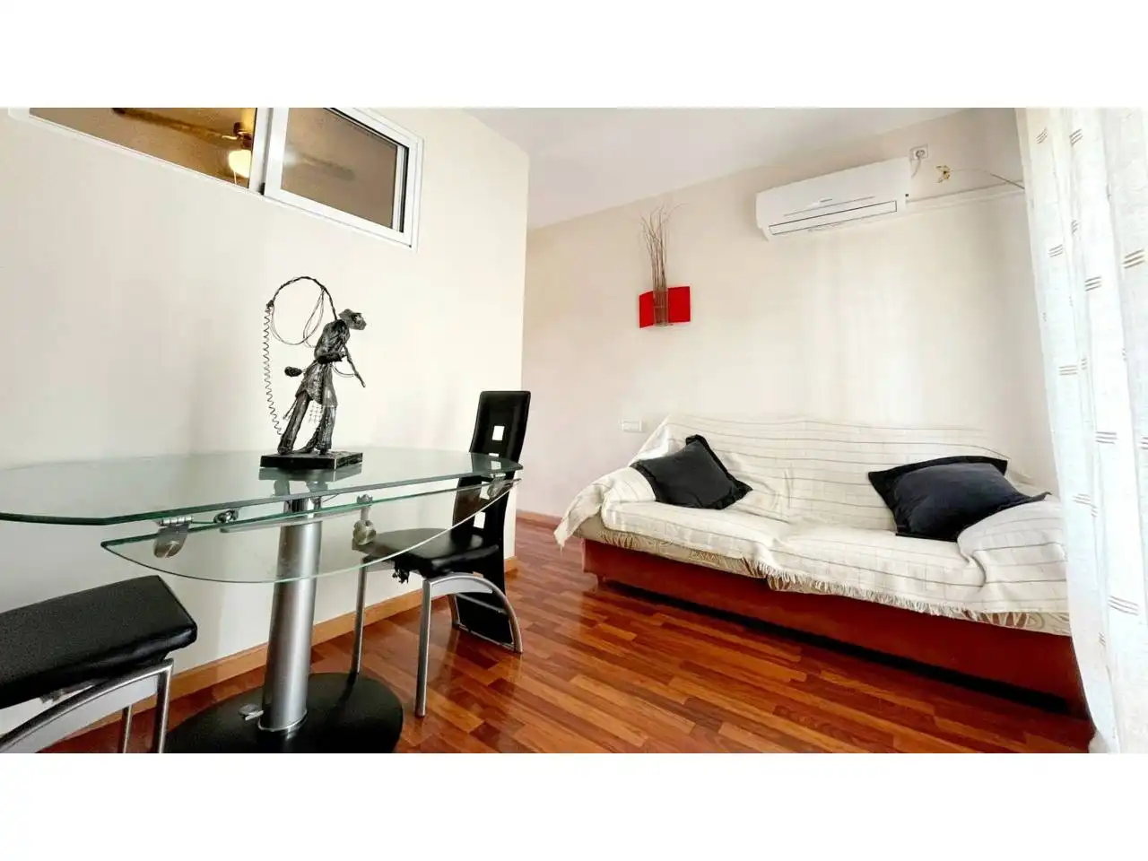 Sala de estar de Piso en venta en Roquetas de Mar con Aire acondicionado, Calefacción y Parquet