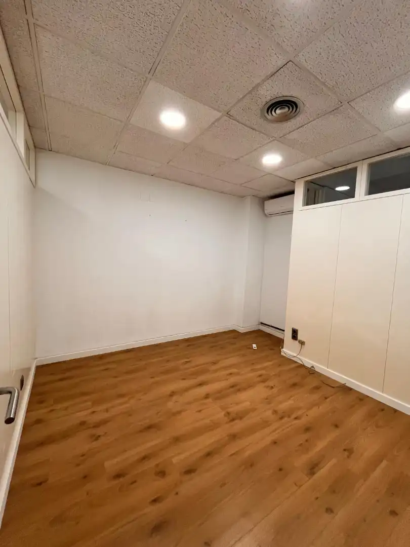 Local de lloguer en Terrassa amb Aire condicionat i Parquet