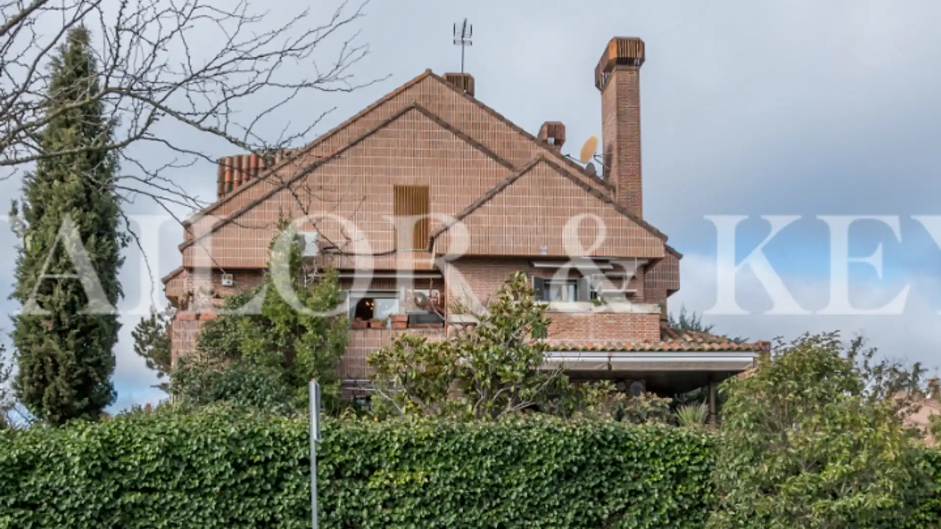 Vista exterior de Casa o chalet en venta en Pozuelo de Alarcón con Jardín privado, Terraza y Trastero