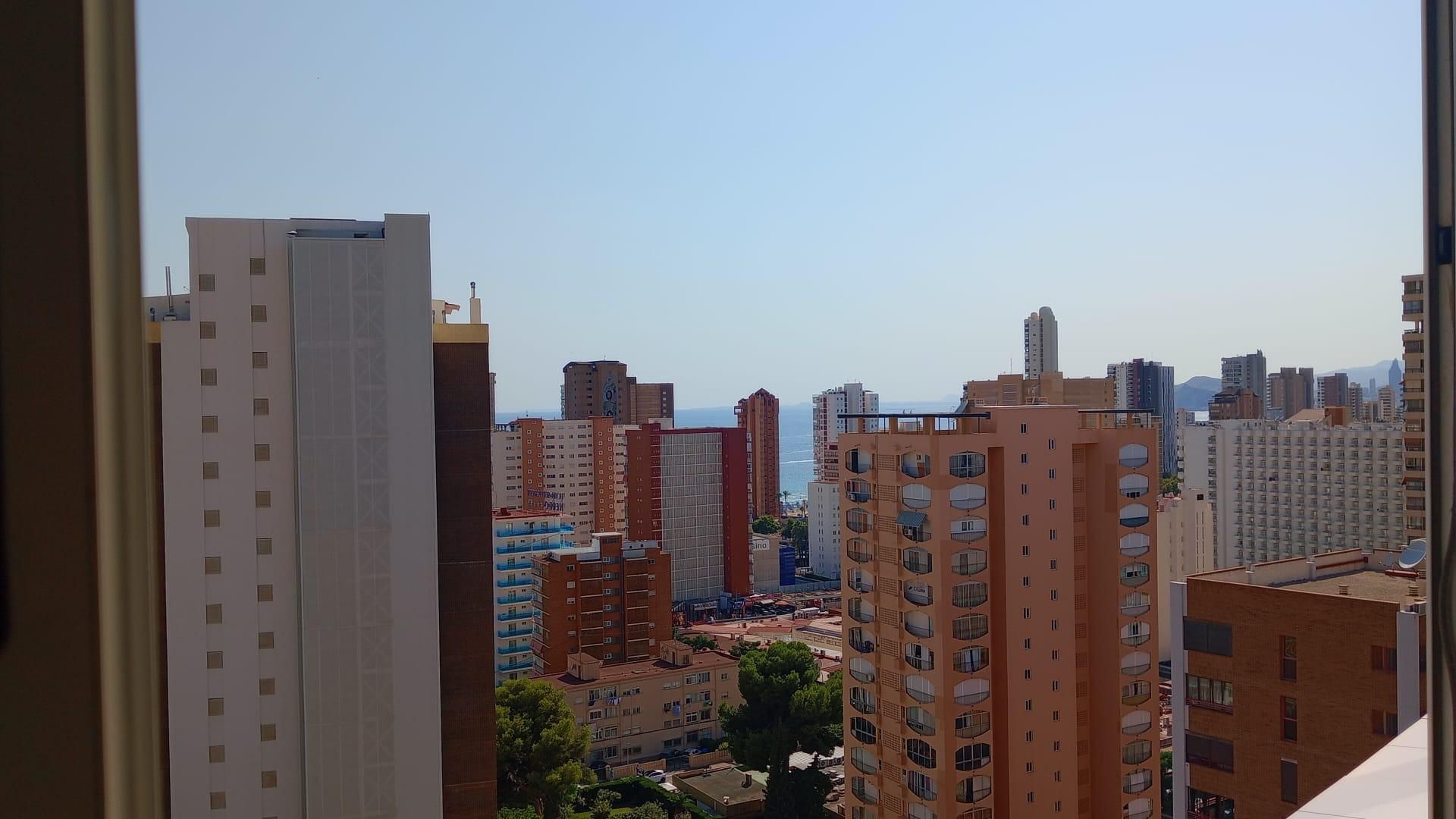 Vista exterior de Àtic en venda en Benidorm amb Aire condicionat, Calefacció i Terrassa