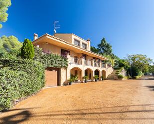 Vista exterior de Casa o xalet en venda en Ontinyent amb Aire condicionat, Calefacció i Jardí privat
