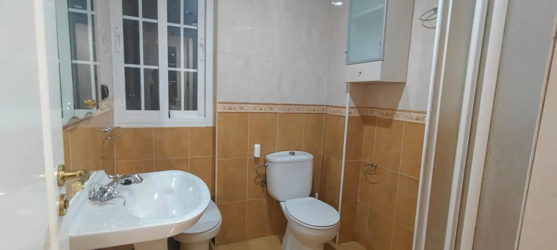 Badezimmer von Wohnung zur untervermieten in Beiro