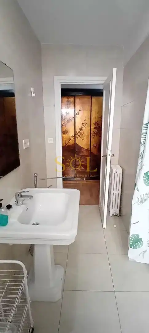 Badezimmer von Wohnung zur Miete in León Capital  mit Heizung, Terrasse und Möbliert