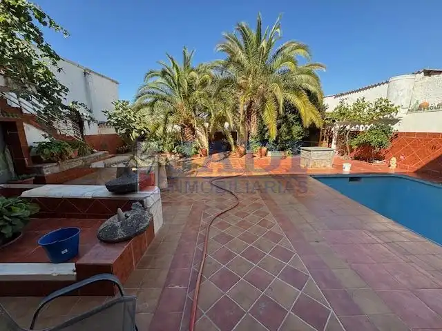 House with pool for sale in Valdepeñas, imagen 2