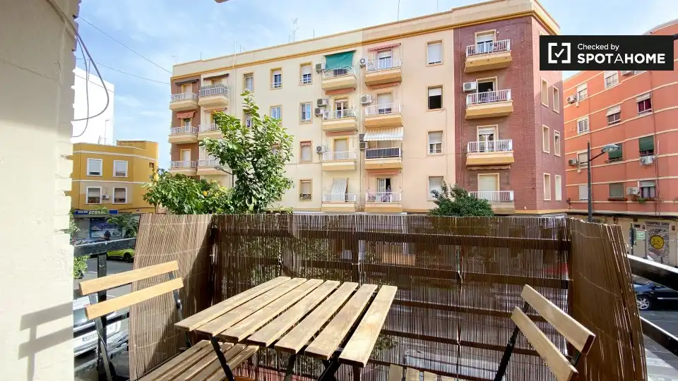 Terrassa de Pis de lloguer en Valencia amb Aire condicionat, Calefacció i Moblat