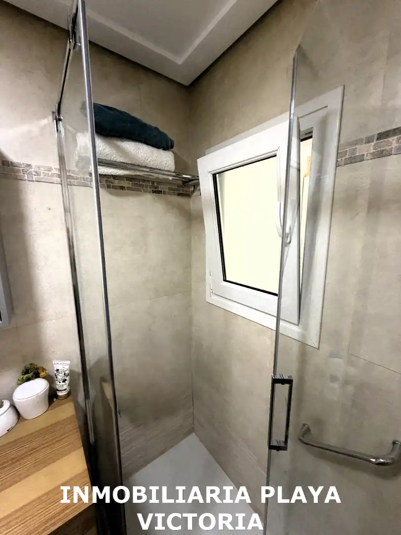 Bathroom of Flat for sale in Cádiz  with Air Conditioner, Heating and Parquet flooring