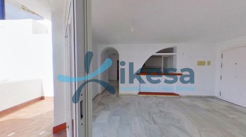 Foto 4 de Piso en venta en Calahonda, Mijas
