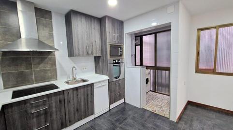 Foto 4 de Piso en venta en Calle Pedro de Cepeda, Miralvalle - Av. Virgen del Puerto - La Data, Plasencia