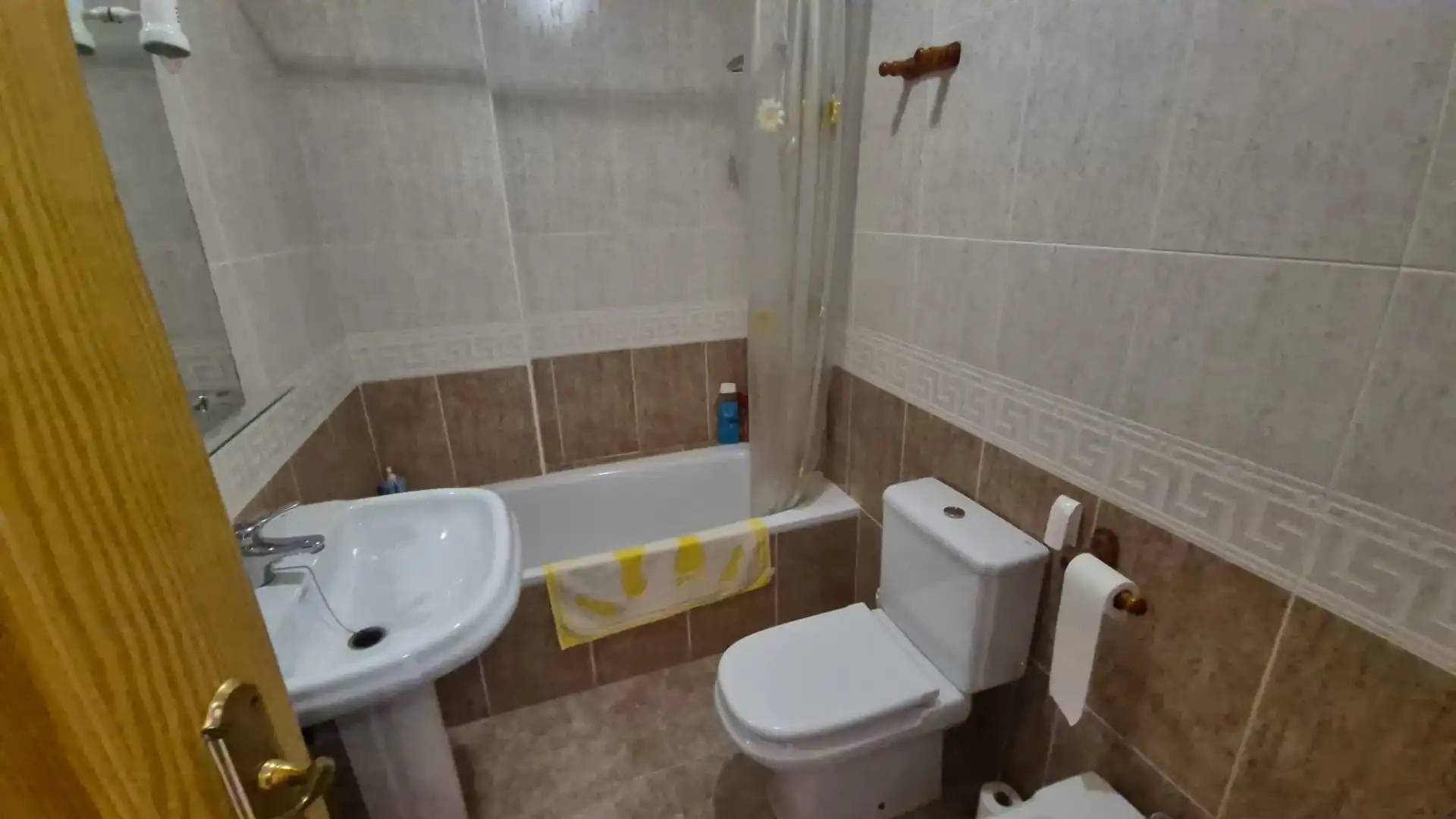 Baño de Casa adosada en venta en Pilar de la Horadada con Aire acondicionado, Terraza y Amueblado