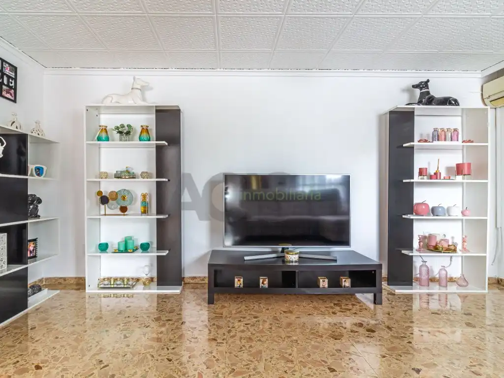 Sala d'estar de Pis en venda en L'Alcúdia amb Aire condicionat i Balcó