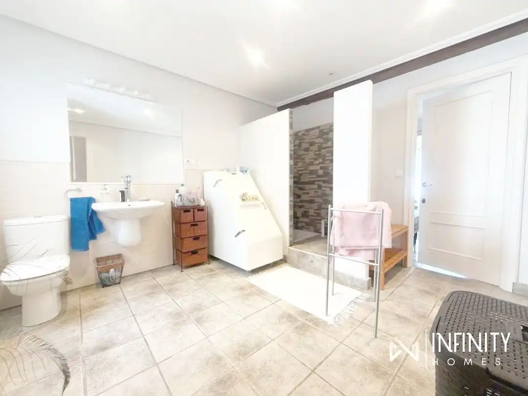 Baño de Piso de alquiler en Bilbao  con Calefacción, Terraza y Balcón