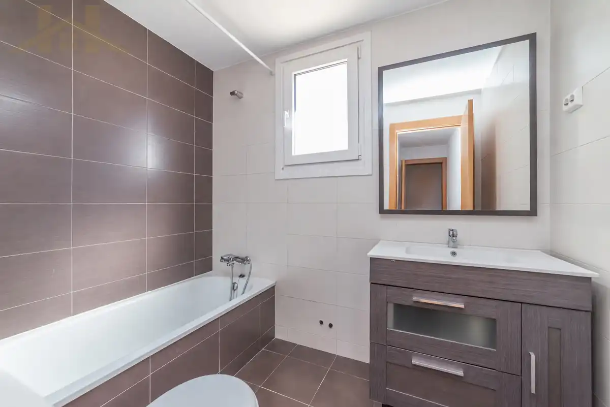 Baño de Piso en venta en Rivas-Vaciamadrid con Aire acondicionado, Calefacción y Terraza