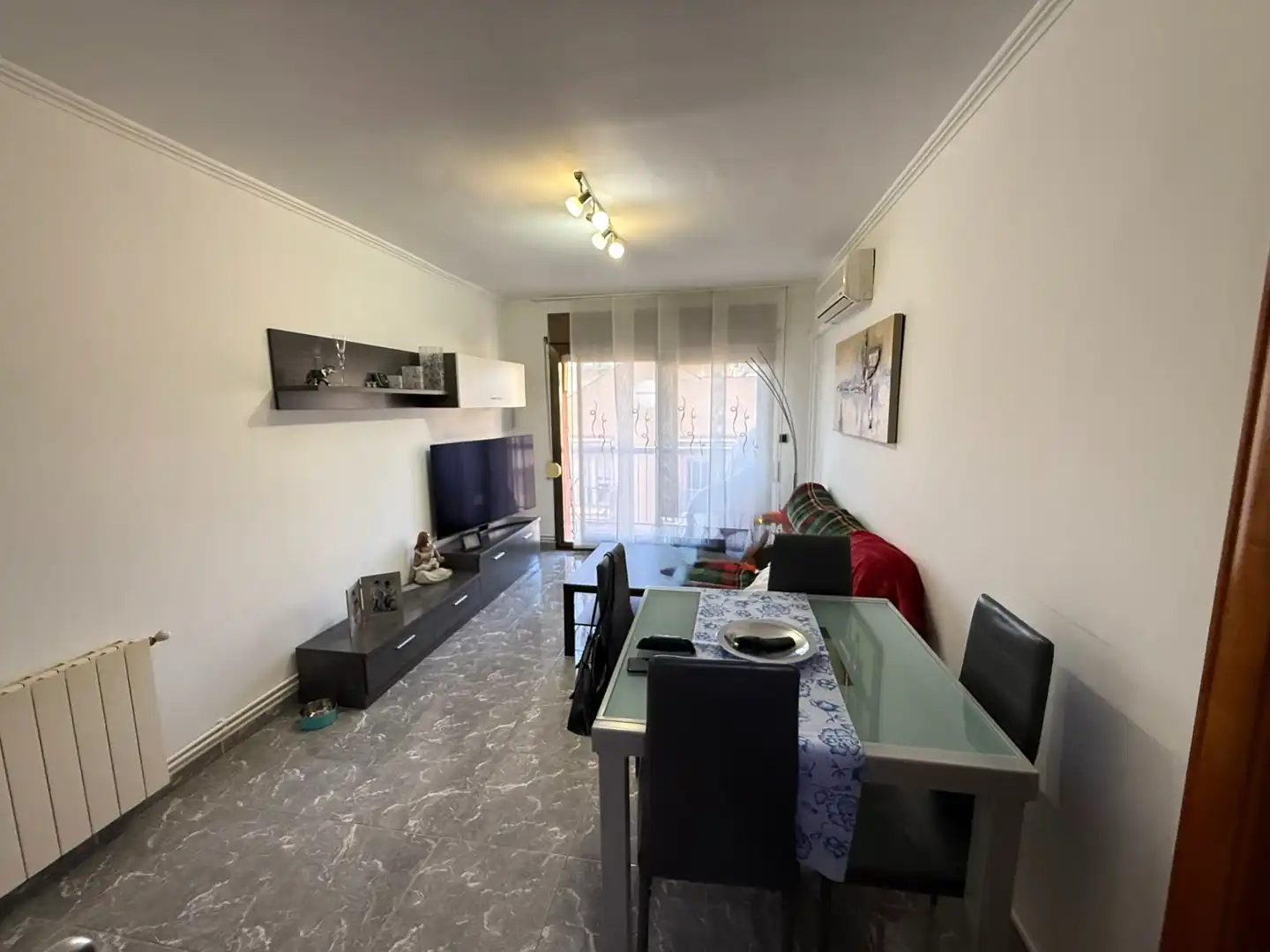 Living room of Flat for sale in Mataró  with Storage room, Furnished and Balcony